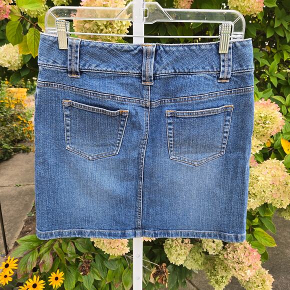Ann Taylor Loft Denim Skirt Stretch Mini 3 Button Waistband size 6 - Picture 2 of 10